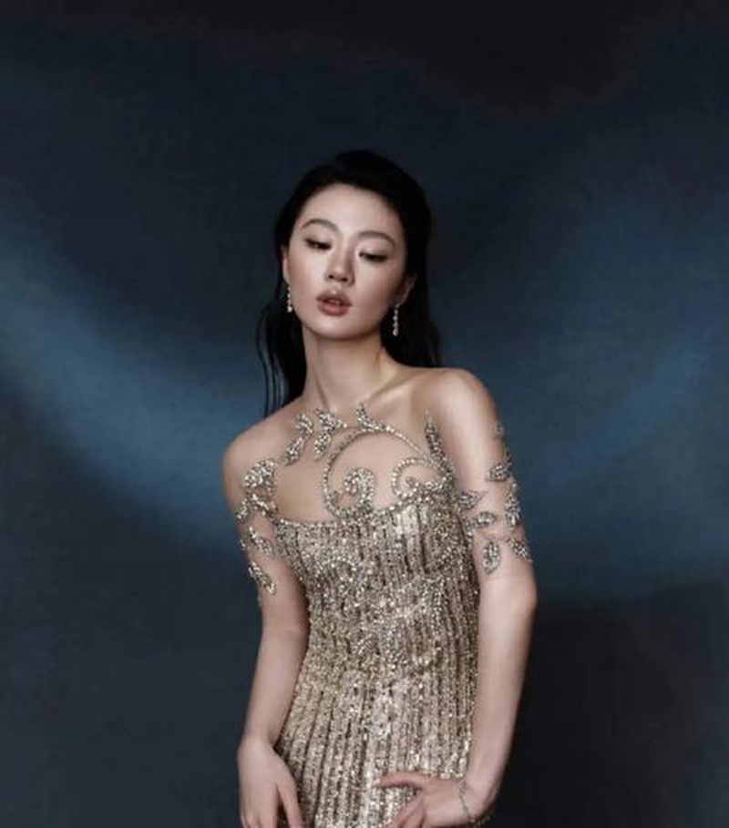 绝了！单依纯邓丽君串烧直接封神，网友听完集体爆哭